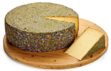 Heubl&uuml;tenk&auml;se aus Heumilch